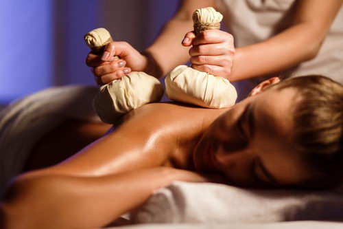 Massage cho nữ tại nhà